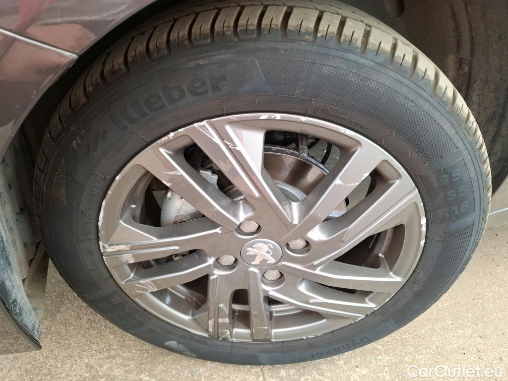  Peugeot  208 PEUGEOT  / 2019 / 5P / Berline Puretech 75 S&S Active Business #2