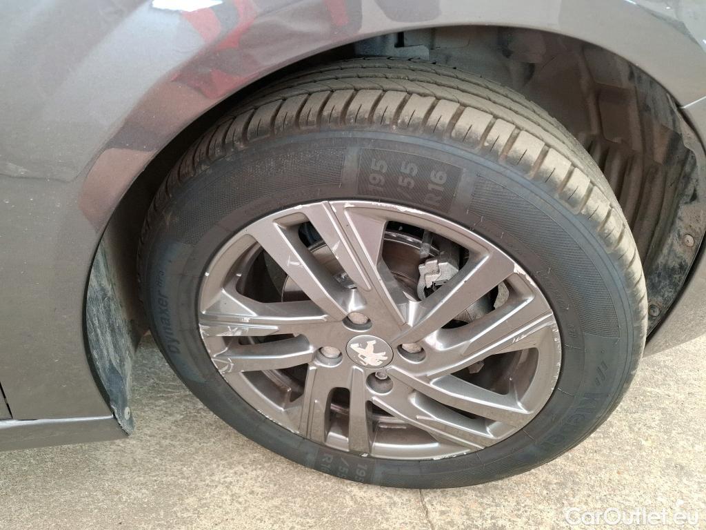  Peugeot  208 PEUGEOT  / 2019 / 5P / Berline Puretech 75 S&S Active Business #13