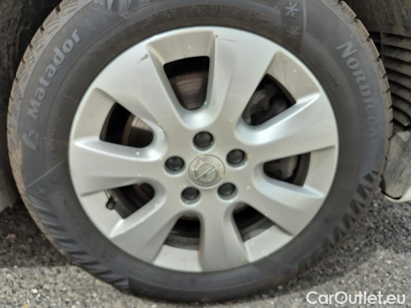  Opel  Combo  Life (E)  (2018) Com.L.1.5D 96 Elegance Plus 5d #14