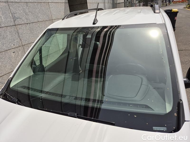  Opel  Combo  Life (E)  (2018) Com.L.1.5D 96 Elegance Plus 5d #1