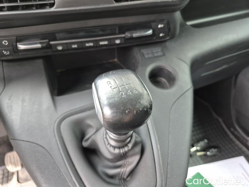  Opel  Combo  Life (E)  (2018) Com.L.1.5D 96 Elegance Plus 5d #8