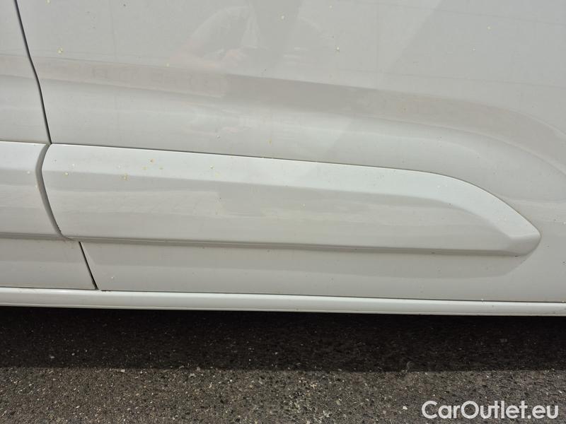  Opel  Combo  Life (E)  (2018) Com.L.1.5D 96 Elegance Plus 5d #13