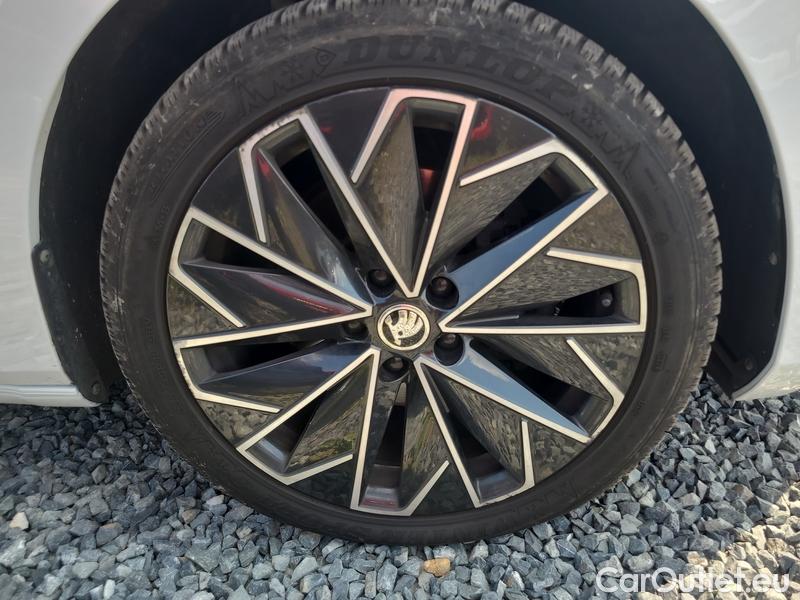  Skoda  Superb  Combi (3T5)(2010) Supe.2.0TDI 147 L&K Aut #15