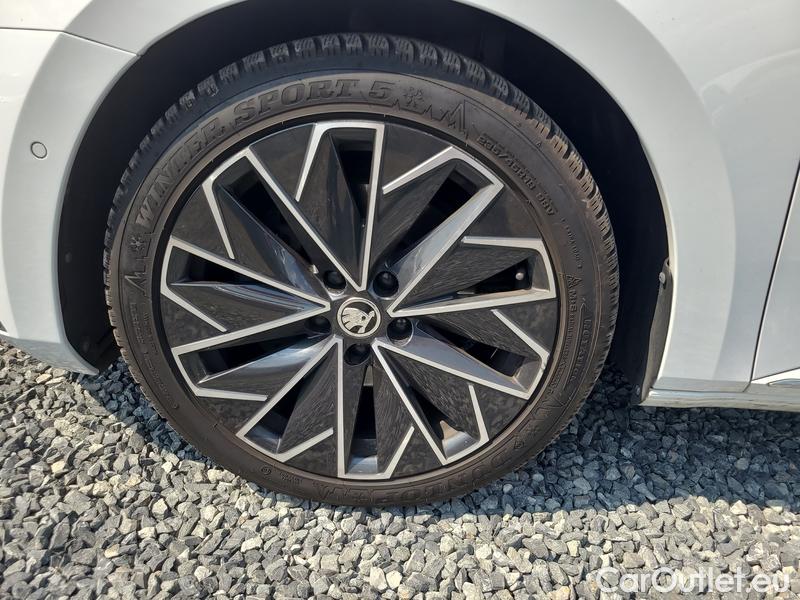  Skoda  Superb  Combi (3T5)(2010) Supe.2.0TDI 147 L&K Aut #2