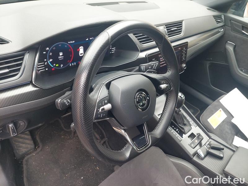  Skoda  Superb  Combi (3V5)(2015) Sup.c.2.0TDI 147 SportLi Aut #4
