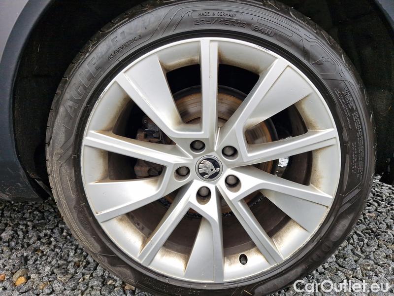  Skoda  Superb  Combi (3T5)(2010) Su.c.2.0TDI 147 Scout 4x4 Aut #2