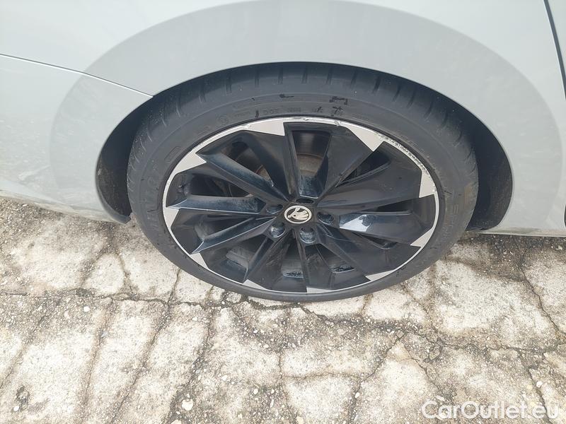  Skoda  Superb  Combi (3V5)(2015) Sup.c.2.0TDI 147 SportLi Aut #21