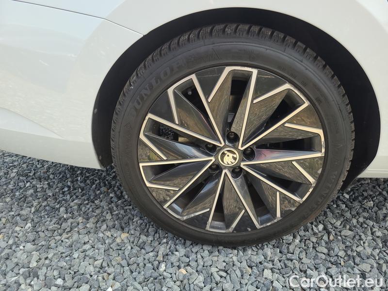  Skoda  Superb  Combi (3T5)(2010) Supe.2.0TDI 147 L&K Aut #13