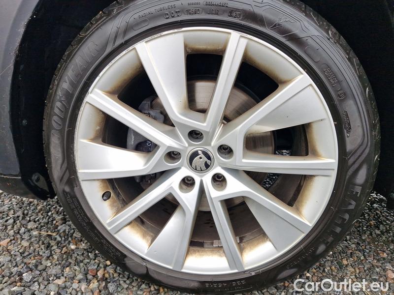  Skoda  Superb  Combi (3T5)(2010) Su.c.2.0TDI 147 Scout 4x4 Aut #1