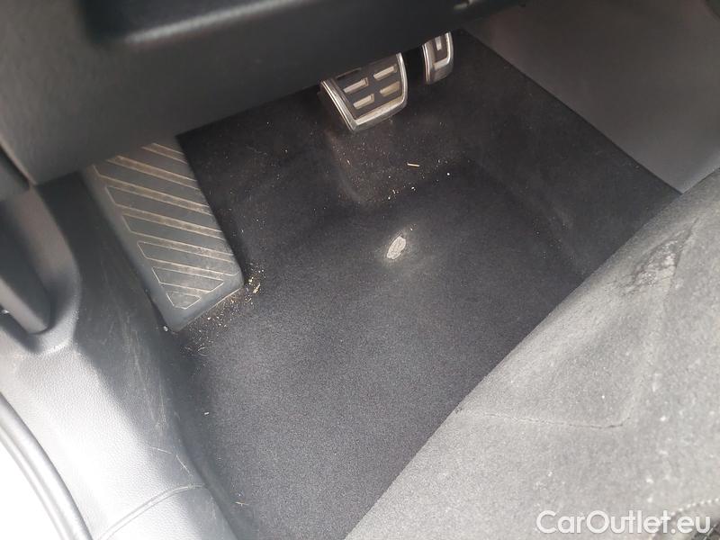  Skoda  Superb  Combi (3V5)(2015) Sup.c.2.0TDI 147 SportLi Aut #8