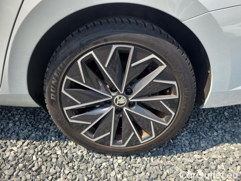 Skoda  Superb  Combi (3T5)(2010) Supe.2.0TDI 147 L&K Aut #17
