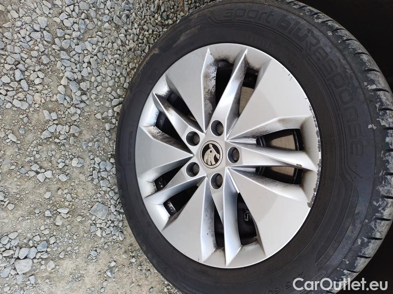  Skoda  Octavia  Combi (NX3)(2020) Oct.C.2.0TDI 110 4x4 Ambit AT #25