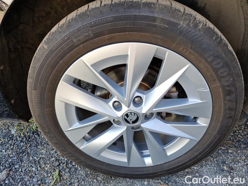  Skoda  Octavia  Combi (NX3)(2020) Oct.Com.1.4TSI 150 Style AT #25