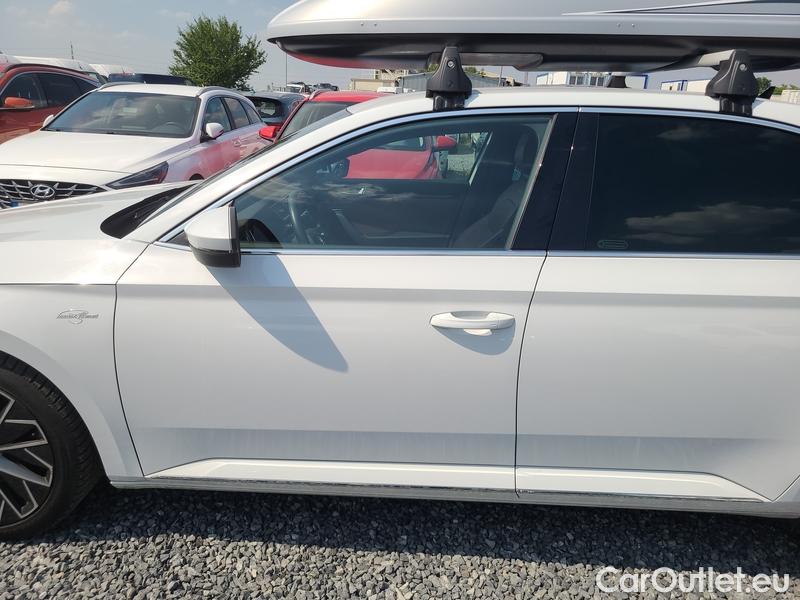  Skoda  Superb  Combi (3T5)(2010) Supe.2.0TDI 147 L&K Aut #3