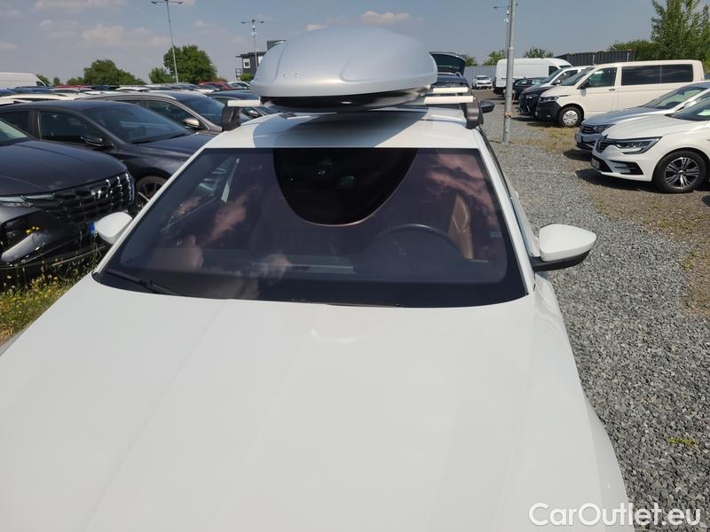  Skoda  Superb  Combi (3T5)(2010) Supe.2.0TDI 147 L&K Aut #1