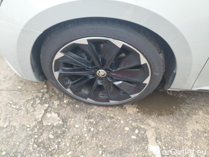  Skoda  Superb  Combi (3V5)(2015) Sup.c.2.0TDI 147 SportLi Aut #12
