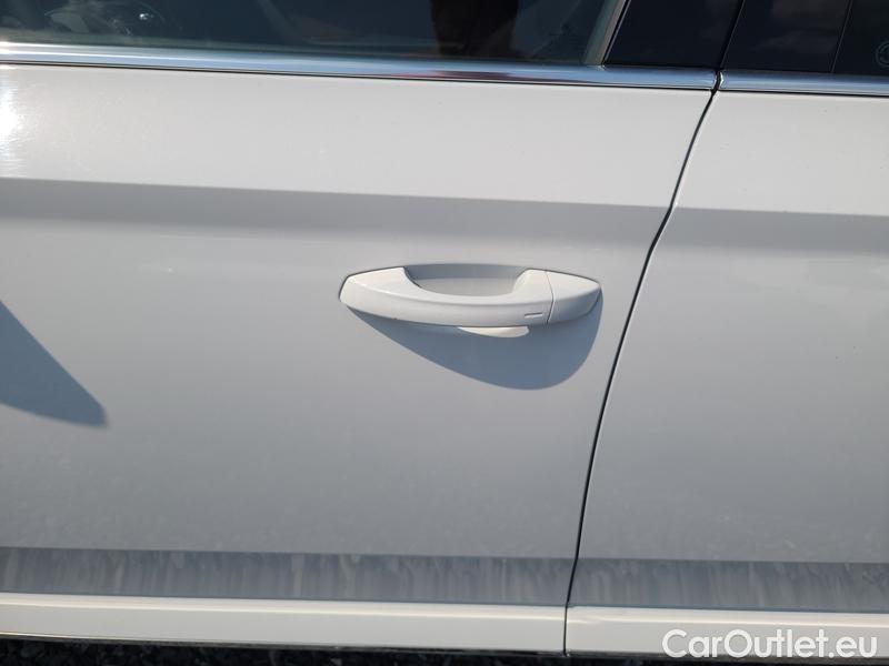  Skoda  Superb  Combi (3T5)(2010) Supe.2.0TDI 147 L&K Aut #4