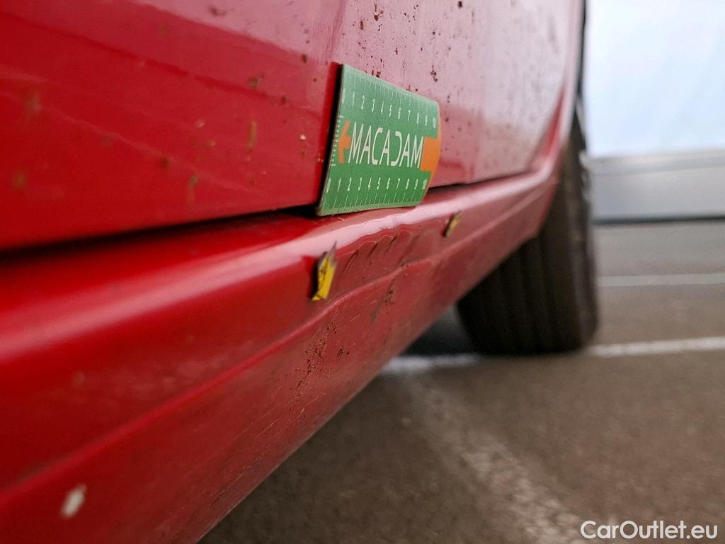  Citroen  C4 Grand Picasso  Shine 1.5 BlueHDi 130CV BVA8 Vo Blanc Repeint en Rouge / White car repaint in red #32