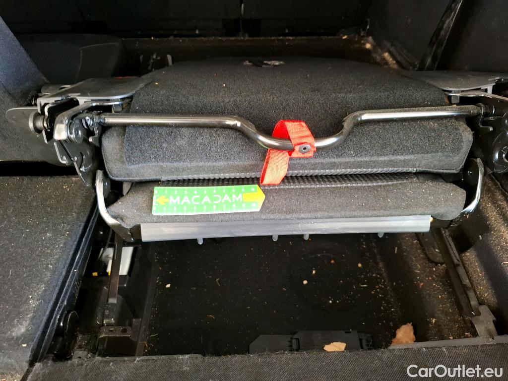  Citroen  C4 Grand Picasso  Shine 1.5 BlueHDi 130CV BVA8 Vo Blanc Repeint en Rouge / White car repaint in red #3