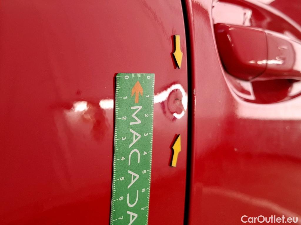  Citroen  C4 Grand Picasso  Shine 1.5 BlueHDi 130CV BVA8 Vo Blanc Repeint en Rouge / White car repaint in red #30
