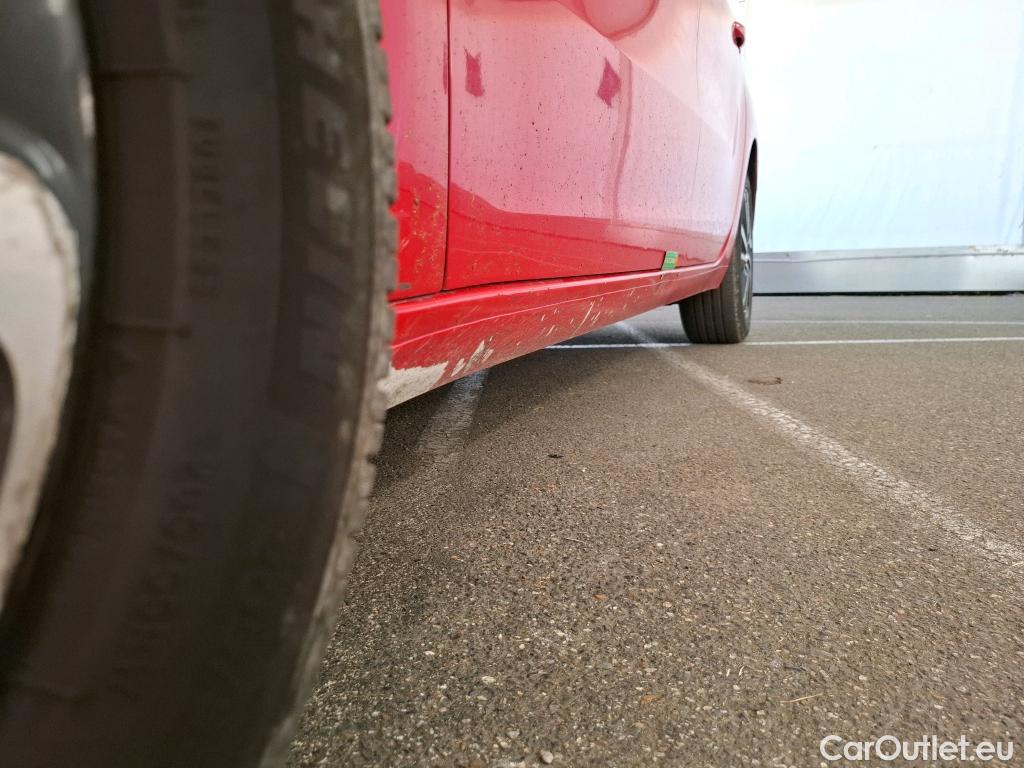  Citroen  C4 Grand Picasso  Shine 1.5 BlueHDi 130CV BVA8 Vo Blanc Repeint en Rouge / White car repaint in red #31
