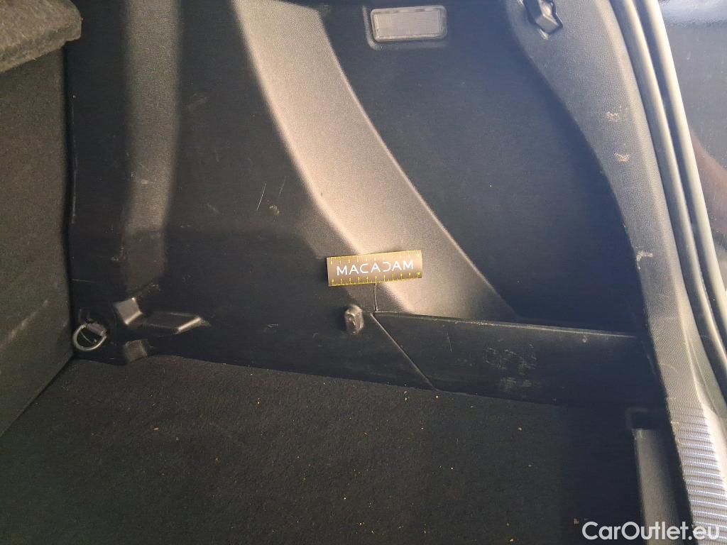  Peugeot  2008  Allure 1.5 HDi 130CV BVA8 E6d #61