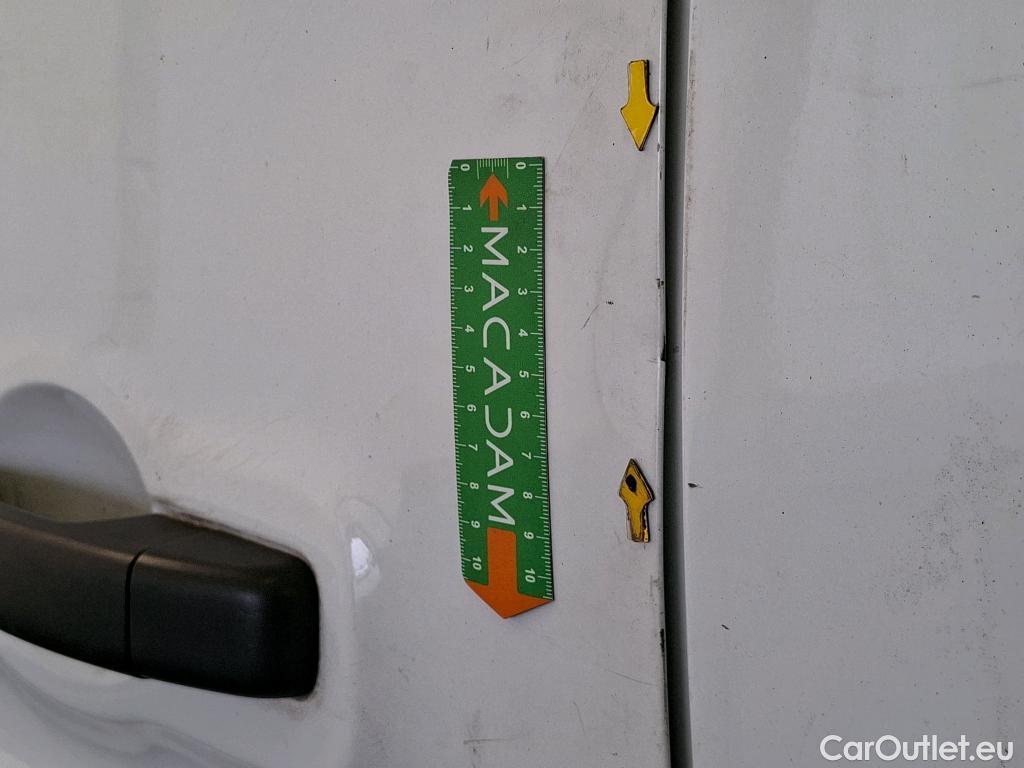  Renault  Trafic  Furgon Grand Confort L1H1 1200 1.6 dCi 125CV BVM6 E6 #110
