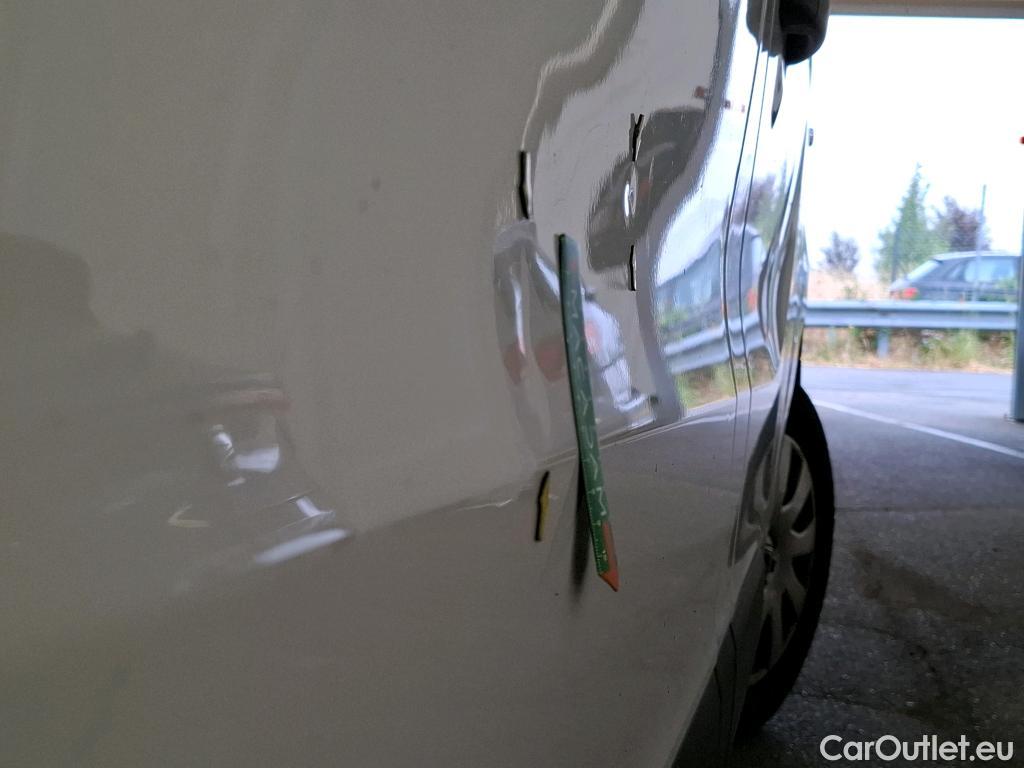  Renault  Trafic  Furgon Grand Confort L1H1 1200 1.6 dCi 125CV BVM6 E6 #50