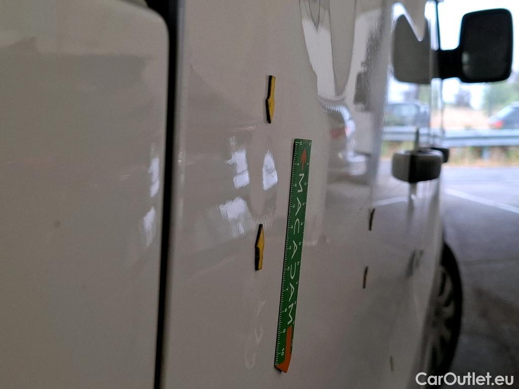  Renault  Trafic  Furgon Grand Confort L1H1 1200 1.6 dCi 125CV BVM6 E6 #48