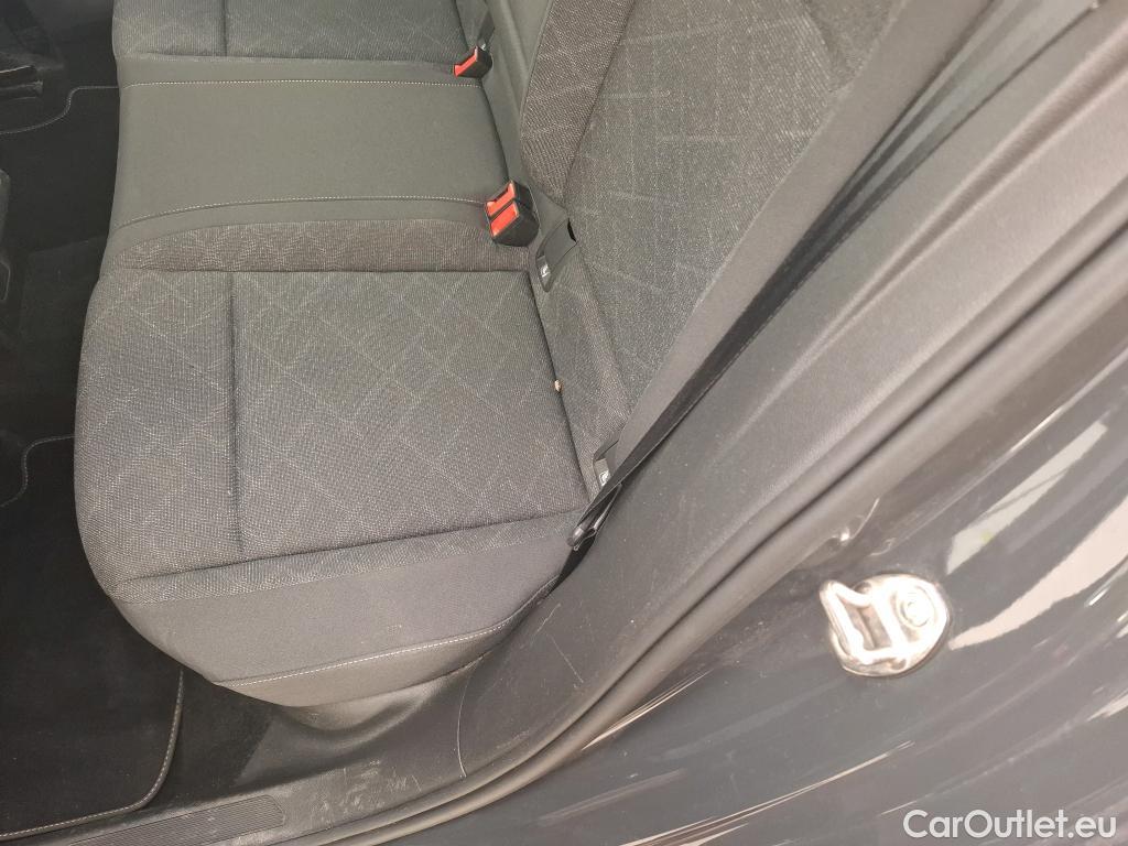  Volkswagen  Golf  VOLKSWAGEN / 2020 / 5P / Berline 2.0 TDI SCR 115 DSG7 Life Busi #6