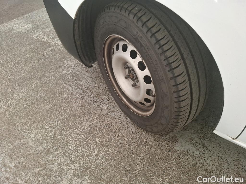  Peugeot  Expert  Fourgon Premium L1 1.5 HDi 120CV BVM6 E6d #44