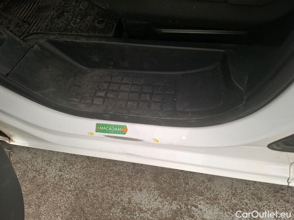  Peugeot  Expert  Fourgon Premium L1 1.5 HDi 120CV BVM6 E6d #24
