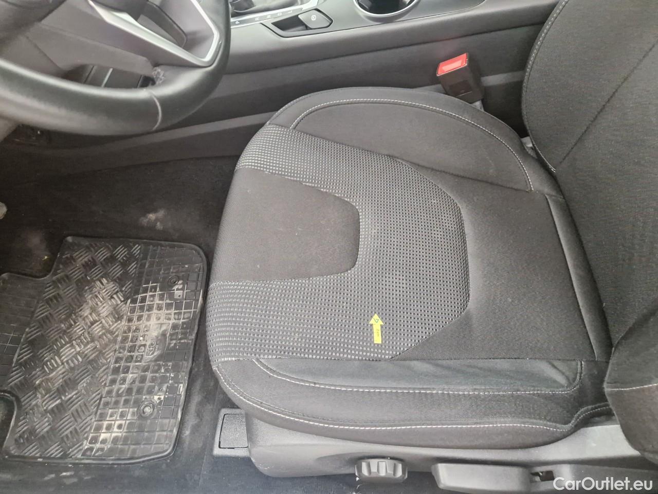  Ford  Mondeo 2.0 Titanium HEV AT 187HP #23