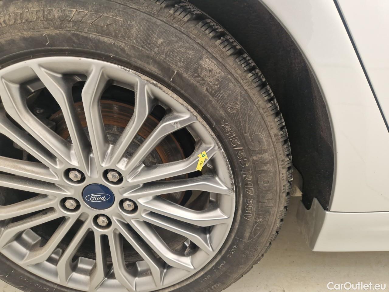  Ford  Mondeo 2.0 Titanium HEV AT 187HP #18