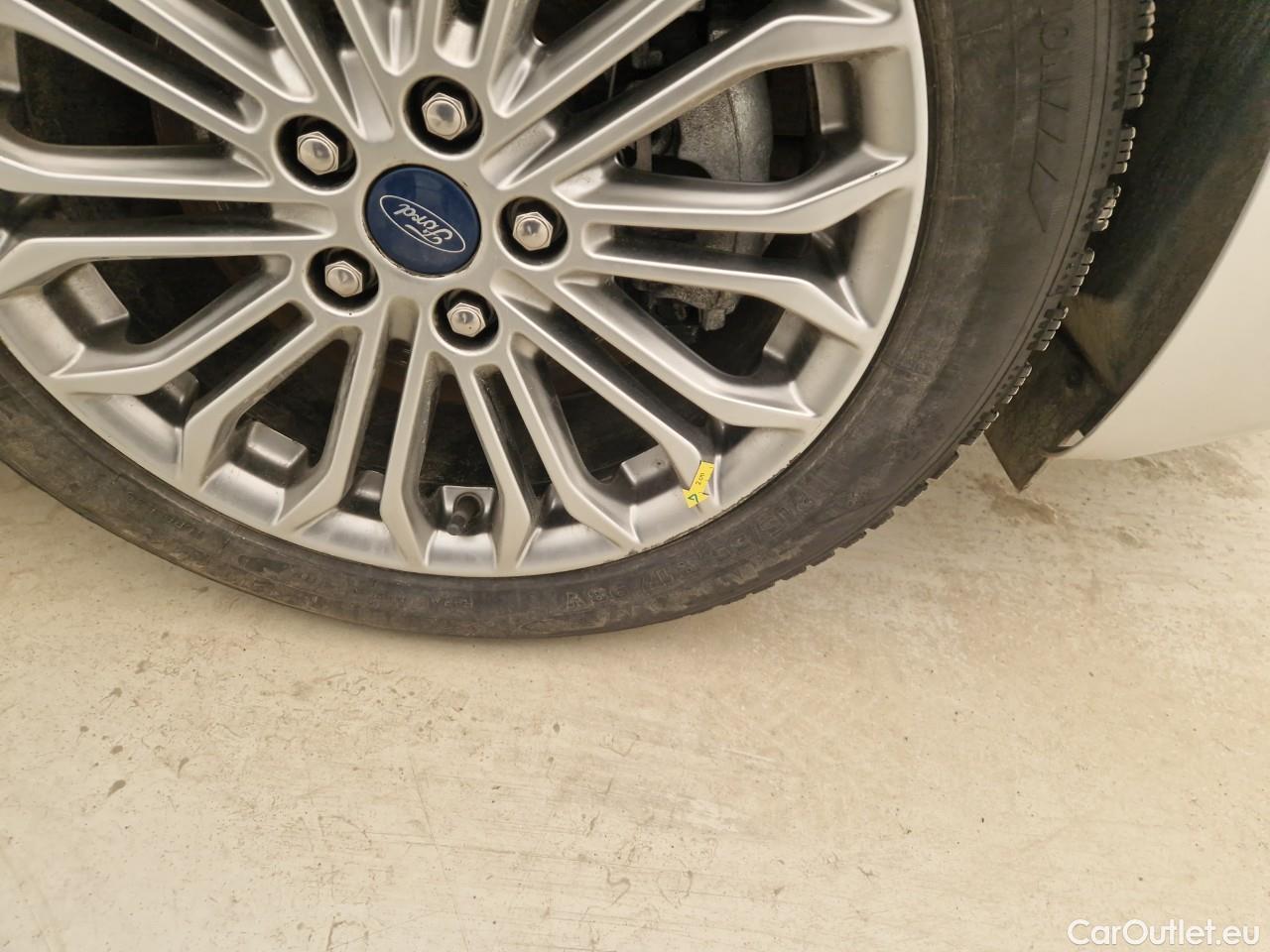  Ford  Mondeo 2.0 Titanium HEV AT 187HP #11