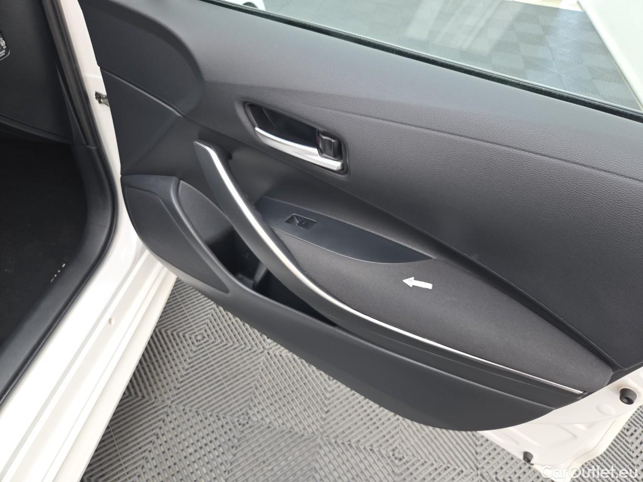  Toyota  Corolla 1.8 Hybrid Dynamic HSD E-CVT #41
