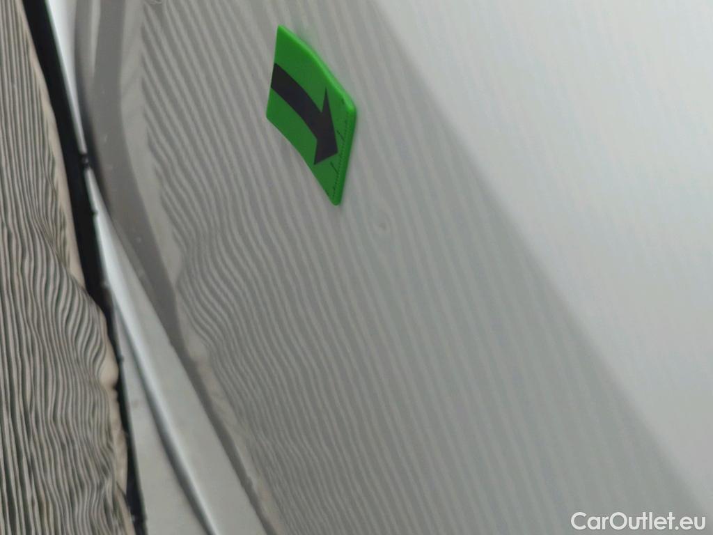  Toyota  Corolla 1.8 Hybrid Eco HSD #24