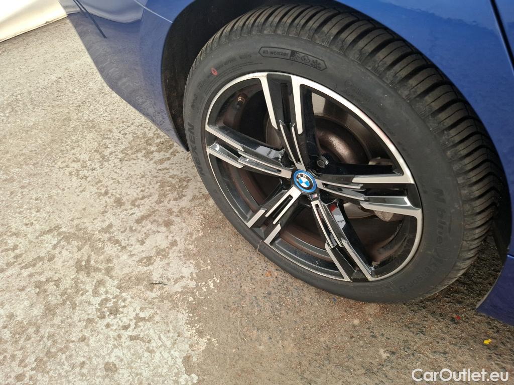  Bmw  Serie 3 BMW Série 3 Touring 2022 5P Break 320e 204ch M Sport BVA8 Hybride #44