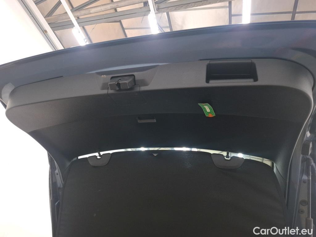  Ford  Kuga FORD   2019  5P  SUV 2 5 Dur 225 hybrid PHEV Pshift Titanium #32