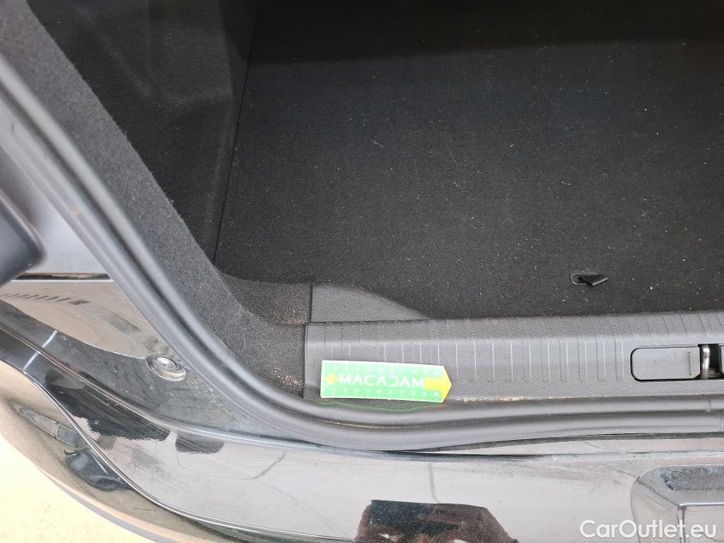  Citroen  C4 CITROEN  X / 2022 / 4P / Berline PureTech 130 S&S EAT8 Shine #32