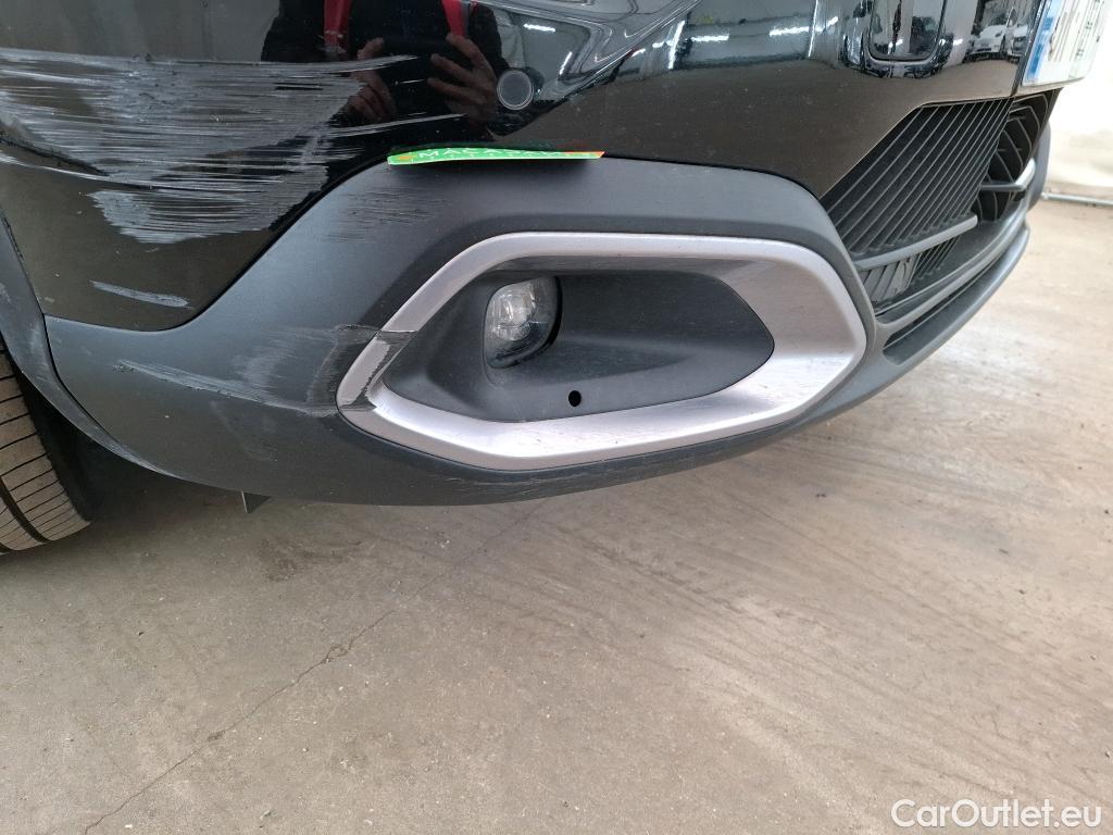  Citroen  C4 CITROEN  X / 2022 / 4P / Berline PureTech 130 S&S EAT8 Shine #4