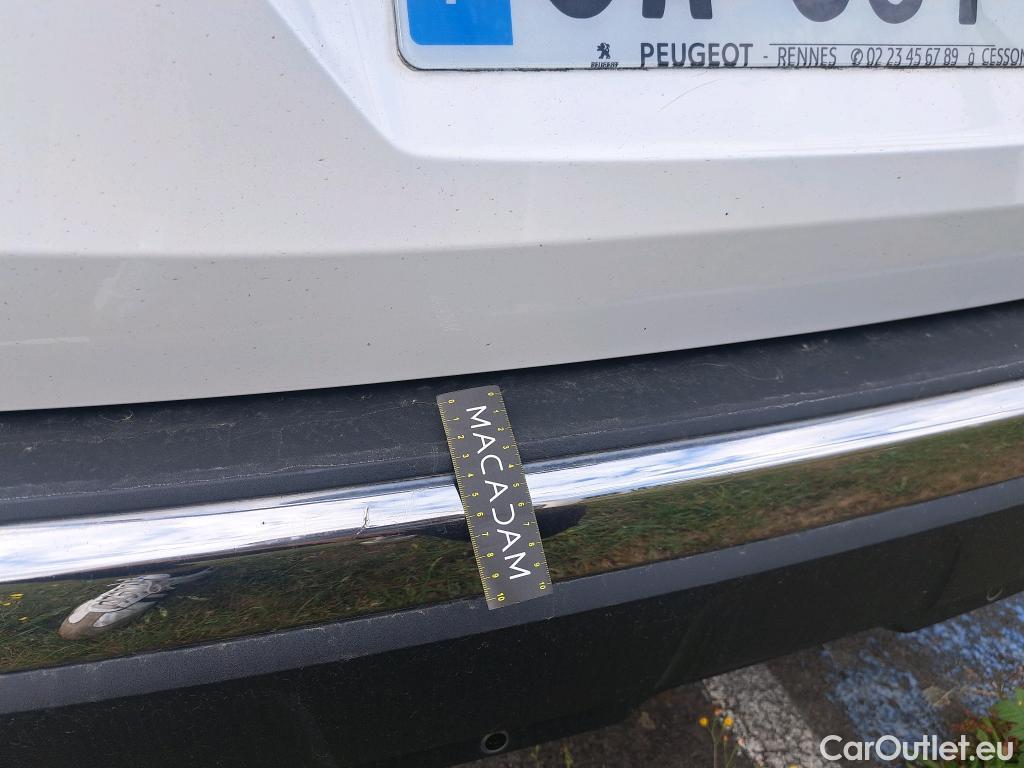  Peugeot  3008  Allure Pack 1.5 HDi 130CV BVA8 E6d #1
