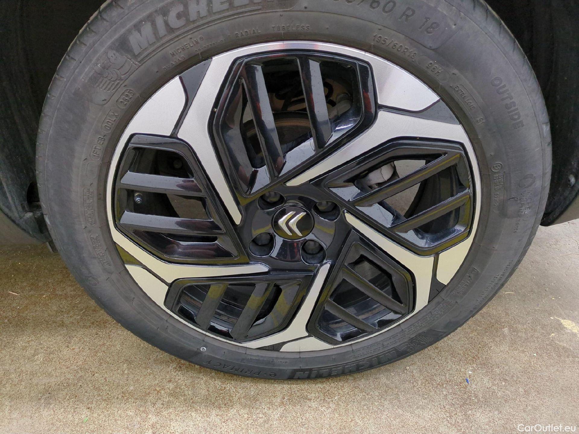  Citroen  C4 CITROEN  X / 2022 / 4P / Berline PureTech 130 S&S EAT8 Shine #1