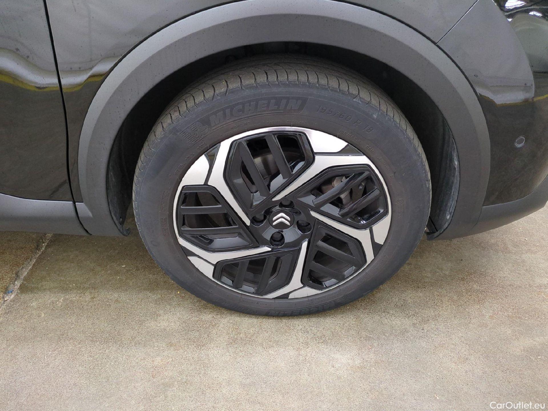  Citroen  C4 CITROEN  X / 2022 / 4P / Berline PureTech 130 S&S EAT8 Shine #26