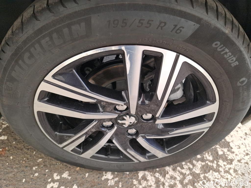  Peugeot  208  Allure 1.2 PureTech 100CV BVM6 E6d #19