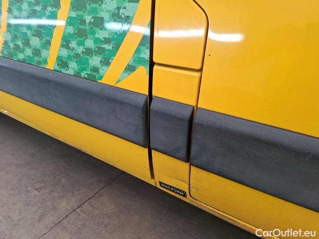  Renault  Master RENAULT  / 2019 / 4P / Fourgon tôlé FG Z.E.Tr CF F3100 L2H2 R75 AI - 19 #31