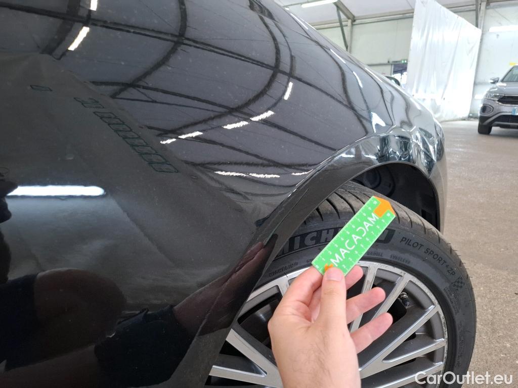  Mercedes  CLA-Klasse MERCEDES-BENZ CLA Coupe / 2019 / 4P / Coupé CLA 200 d Business Line BA8 #3