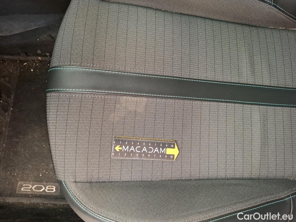  Peugeot  208  Allure Pack 1.2 PureTech 100CV BVA8 E6d #90