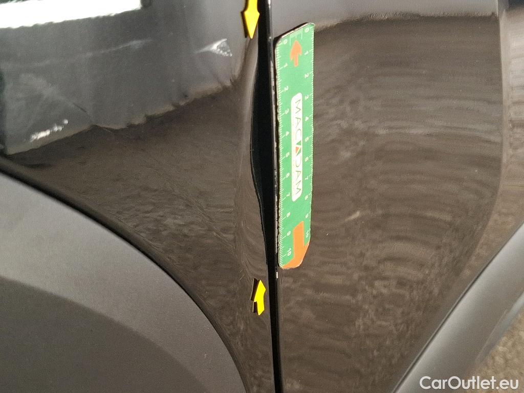  Citroen  C4  X Feel Pack 1.2 PureTech 130CV BVA8 6E #3