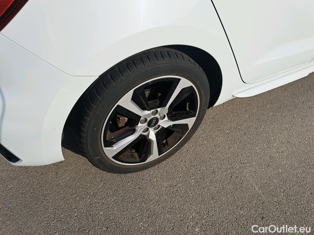  Audi  A1 Sportback AUDI A1 / 2018 / 5P / berlina con portón Sportback Adrenalin 30 TFSI 81kW S tron(SP) #27